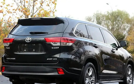 Toyota Highlander III, 2021 год, 3 420 000 рублей, 6 фотография