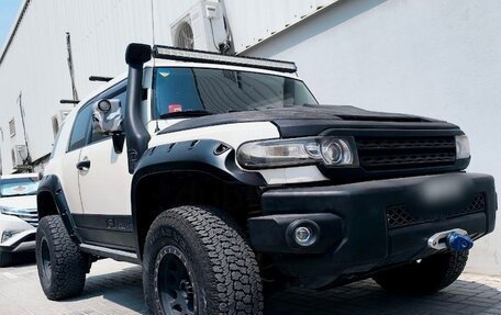 Toyota FJ Cruiser, 2014 год, 3 136 000 рублей, 2 фотография