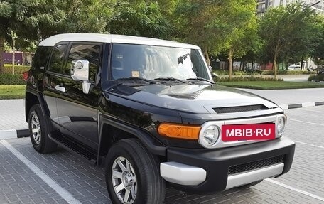 Toyota FJ Cruiser, 2014 год, 8 080 000 рублей, 3 фотография