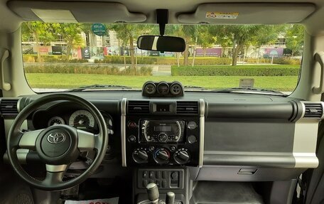 Toyota FJ Cruiser, 2014 год, 8 080 000 рублей, 11 фотография