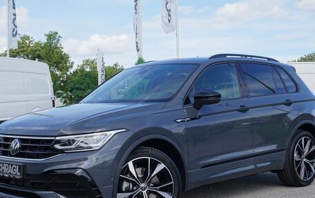 Volkswagen Tiguan II, 2023 год, 8 102 154 рублей, 2 фотография