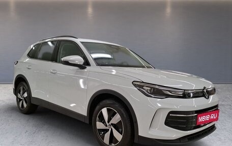 Volkswagen Tiguan II, 2024 год, 6 853 426 рублей, 2 фотография