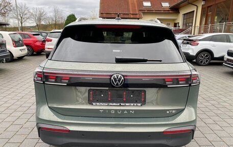 Volkswagen Tiguan II, 2024 год, 7 324 058 рублей, 8 фотография