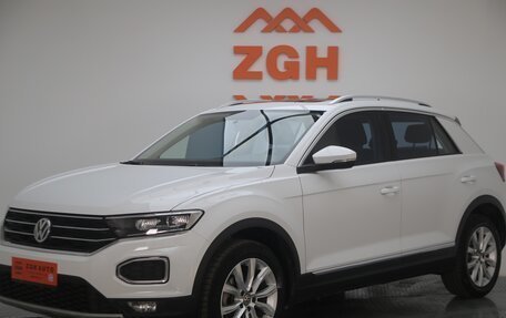 Volkswagen T-Roc I, 2020 год, 1 700 000 рублей, 2 фотография