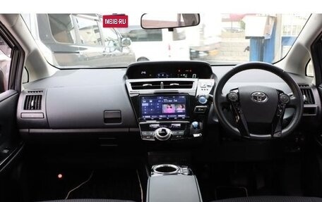 Toyota Prius Alpha I (ZVW40/41), 2020 год, 1 643 000 рублей, 11 фотография