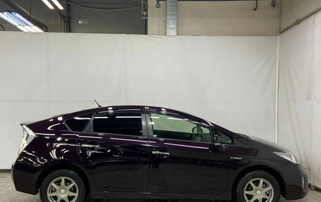 Toyota Prius IV XW50, 2015 год, 1 300 000 рублей, 4 фотография