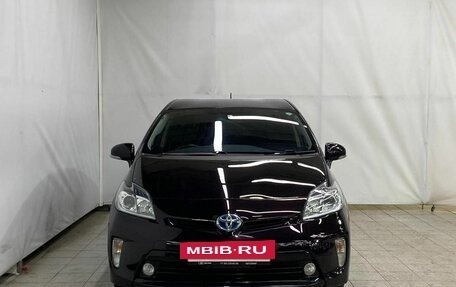 Toyota Prius IV XW50, 2015 год, 1 300 000 рублей, 2 фотография