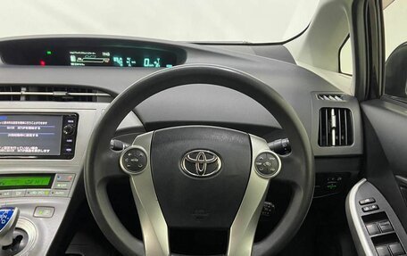 Toyota Prius IV XW50, 2015 год, 1 300 000 рублей, 13 фотография