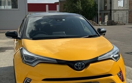 Toyota C-HR I рестайлинг, 2018 год, 1 980 000 рублей, 2 фотография