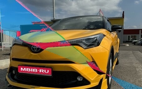 Toyota C-HR I рестайлинг, 2018 год, 1 980 000 рублей, 4 фотография