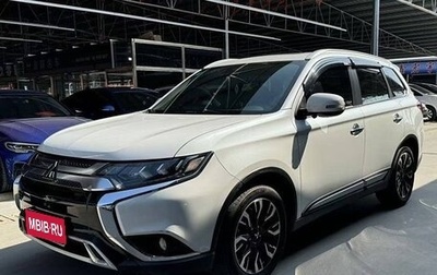 Mitsubishi Outlander III рестайлинг 3, 2020 год, 2 300 000 рублей, 1 фотография