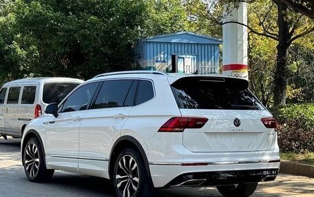 Volkswagen Tiguan II, 2021 год, 2 650 000 рублей, 7 фотография