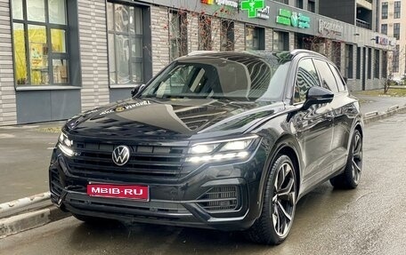 Volkswagen Touareg III, 2019 год, 4 250 000 рублей, 1 фотография