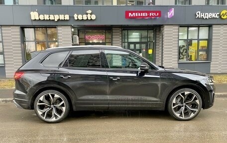 Volkswagen Touareg III, 2019 год, 4 250 000 рублей, 6 фотография