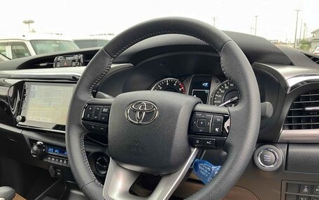 Toyota Hilux VIII, 2024 год, 6 015 000 рублей, 9 фотография