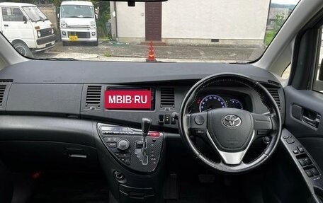 Toyota ISis I, 2017 год, 1 550 000 рублей, 9 фотография