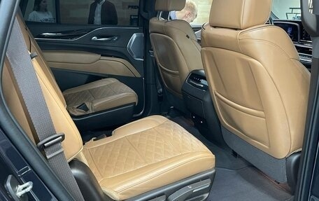 Cadillac Escalade V, 2022 год, 14 980 000 рублей, 18 фотография