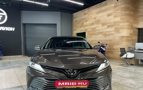 Toyota Camry, 2018 год, 3 700 000 рублей, 4 фотография