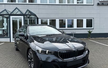 BMW 5 серия, 2024 год, 9 890 000 рублей, 2 фотография