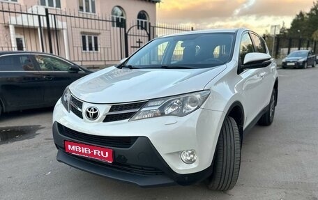 Toyota RAV4, 2015 год, 2 179 000 рублей, 1 фотография