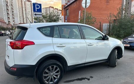 Toyota RAV4, 2015 год, 2 179 000 рублей, 3 фотография