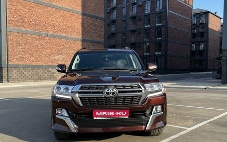 Toyota Land Cruiser 200, 2018 год, 6 600 000 рублей, 1 фотография