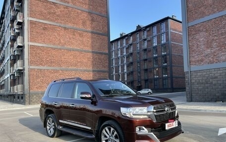 Toyota Land Cruiser 200, 2018 год, 6 600 000 рублей, 8 фотография