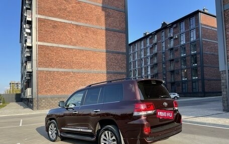 Toyota Land Cruiser 200, 2018 год, 6 600 000 рублей, 4 фотография