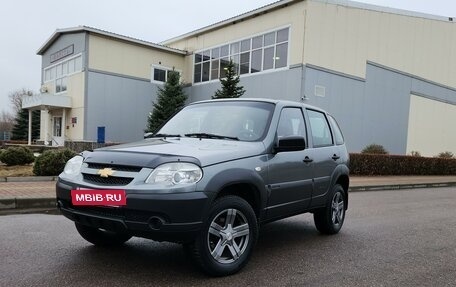 Chevrolet Niva I рестайлинг, 2018 год, 830 000 рублей, 2 фотография