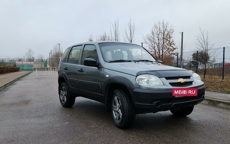 Chevrolet Niva I рестайлинг, 2018 год, 830 000 рублей, 3 фотография