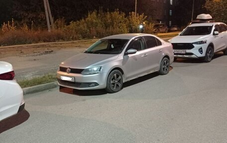 Volkswagen Jetta VI, 2013 год, 900 000 рублей, 5 фотография