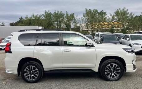 Toyota Land Cruiser Prado 150 рестайлинг 2, 2021 год, 5 160 000 рублей, 5 фотография