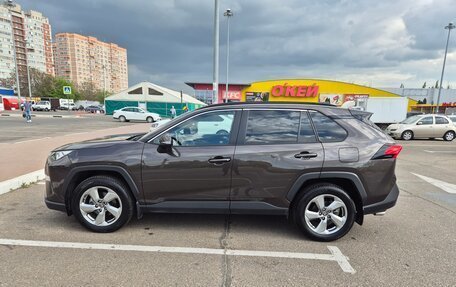 Toyota RAV4, 2020 год, 3 350 000 рублей, 2 фотография