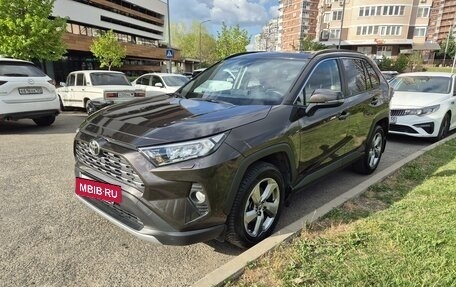 Toyota RAV4, 2020 год, 3 350 000 рублей, 11 фотография