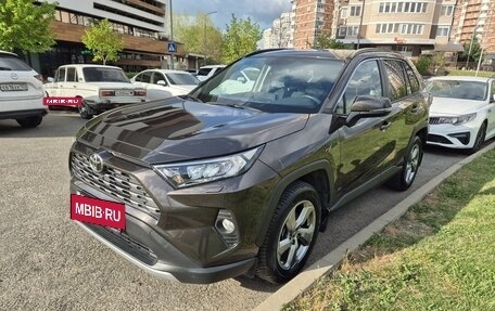 Toyota RAV4, 2020 год, 3 350 000 рублей, 7 фотография