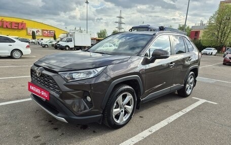 Toyota RAV4, 2020 год, 3 350 000 рублей, 13 фотография