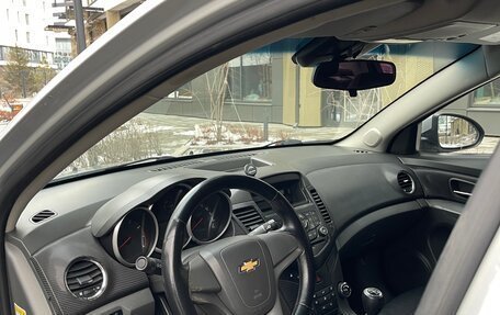 Chevrolet Cruze II, 2010 год, 610 000 рублей, 11 фотография