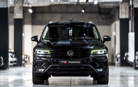 Volkswagen Tiguan II, 2017 год, 2 375 000 рублей, 3 фотография