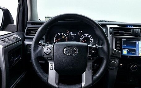 Toyota 4Runner V, 2019 год, 9 310 000 рублей, 8 фотография