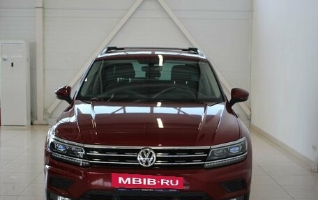 Volkswagen Tiguan II, 2018 год, 2 770 000 рублей, 2 фотография