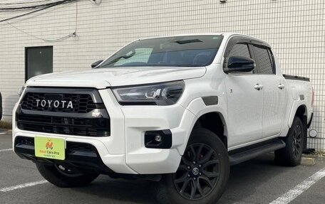 Toyota Hilux VIII, 2023 год, 5 200 000 рублей, 2 фотография