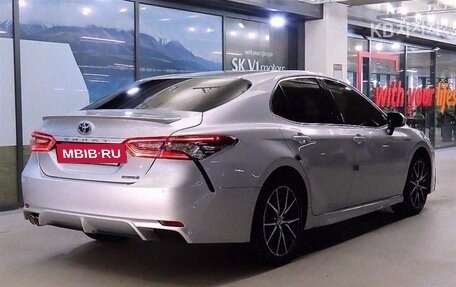 Toyota Camry, 2021 год, 2 356 465 рублей, 3 фотография