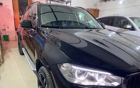 BMW X5, 2017 год, 5 300 000 рублей, 2 фотография