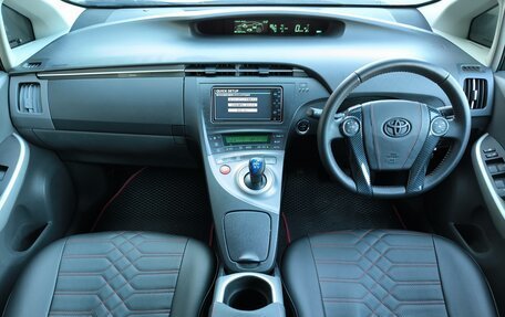 Toyota Prius, 2010 год, 999 000 рублей, 15 фотография