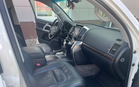 Toyota Land Cruiser 200, 2014 год, 3 750 000 рублей, 23 фотография