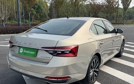 Skoda Superb III рестайлинг, 2021 год, 2 350 000 рублей, 5 фотография