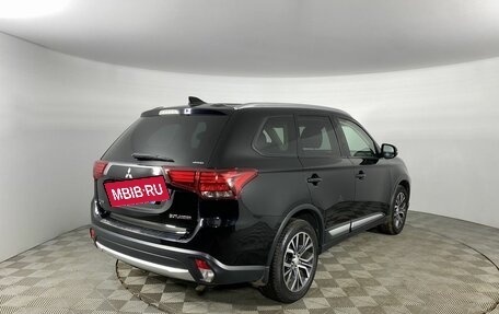 Mitsubishi Outlander III рестайлинг 3, 2018 год, 2 200 000 рублей, 5 фотография