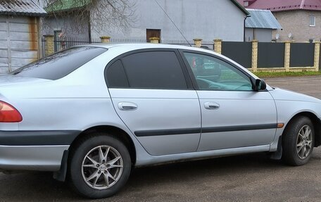 Toyota Avensis III рестайлинг, 2002 год, 400 000 рублей, 5 фотография