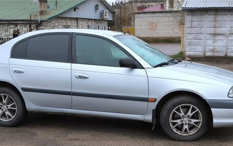 Toyota Avensis III рестайлинг, 2002 год, 400 000 рублей, 4 фотография