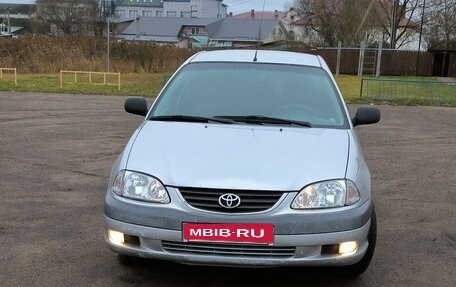 Toyota Avensis III рестайлинг, 2002 год, 400 000 рублей, 3 фотография